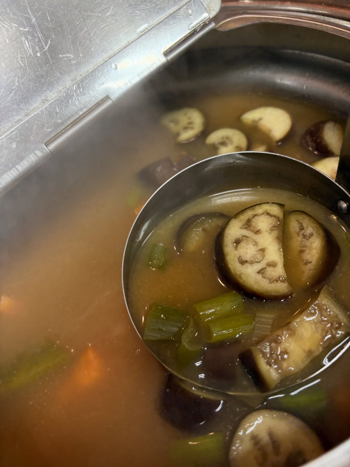 【味噌汁は具材ゴロゴロ派🥣】