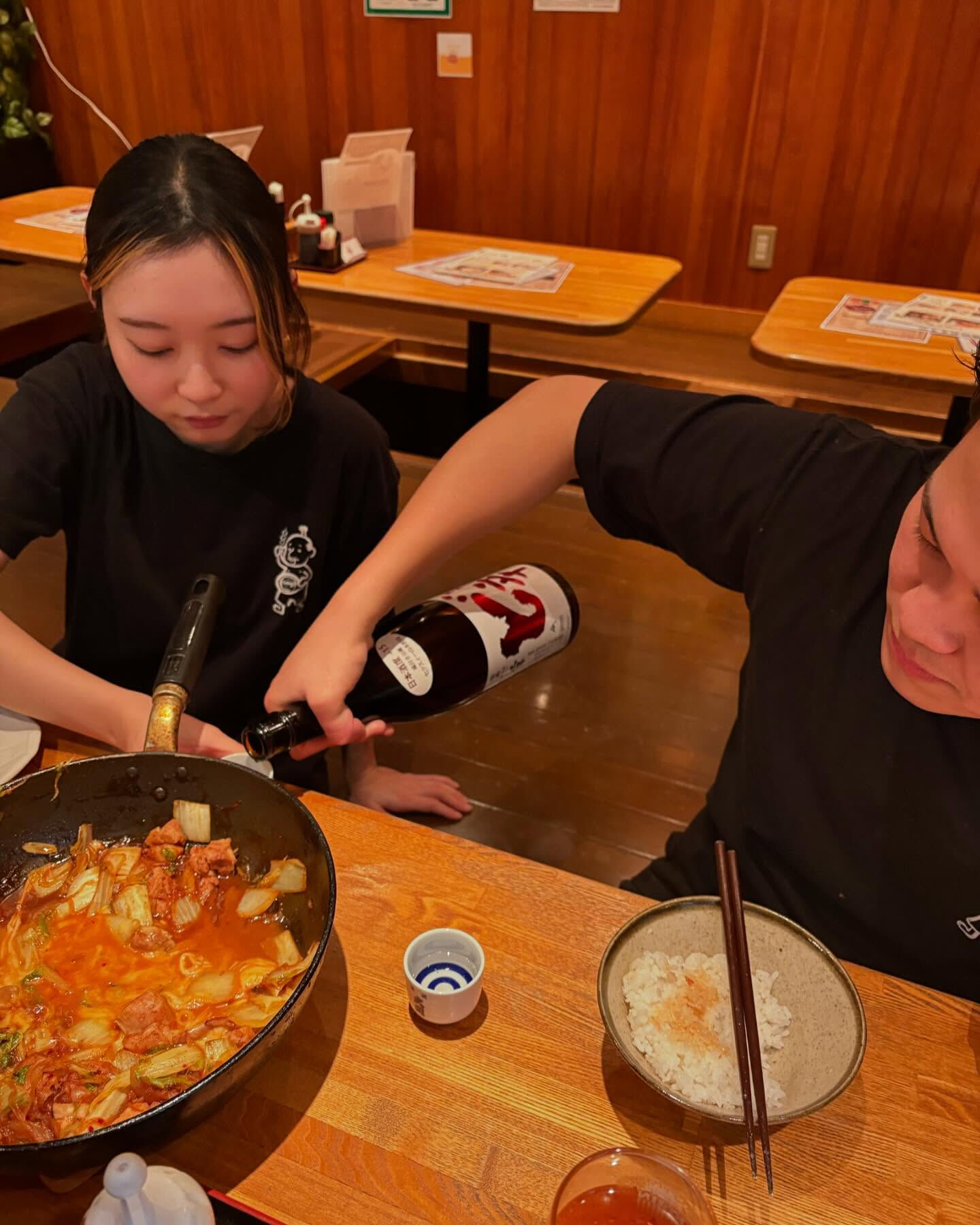 【仲良し兄弟の酒盛り】